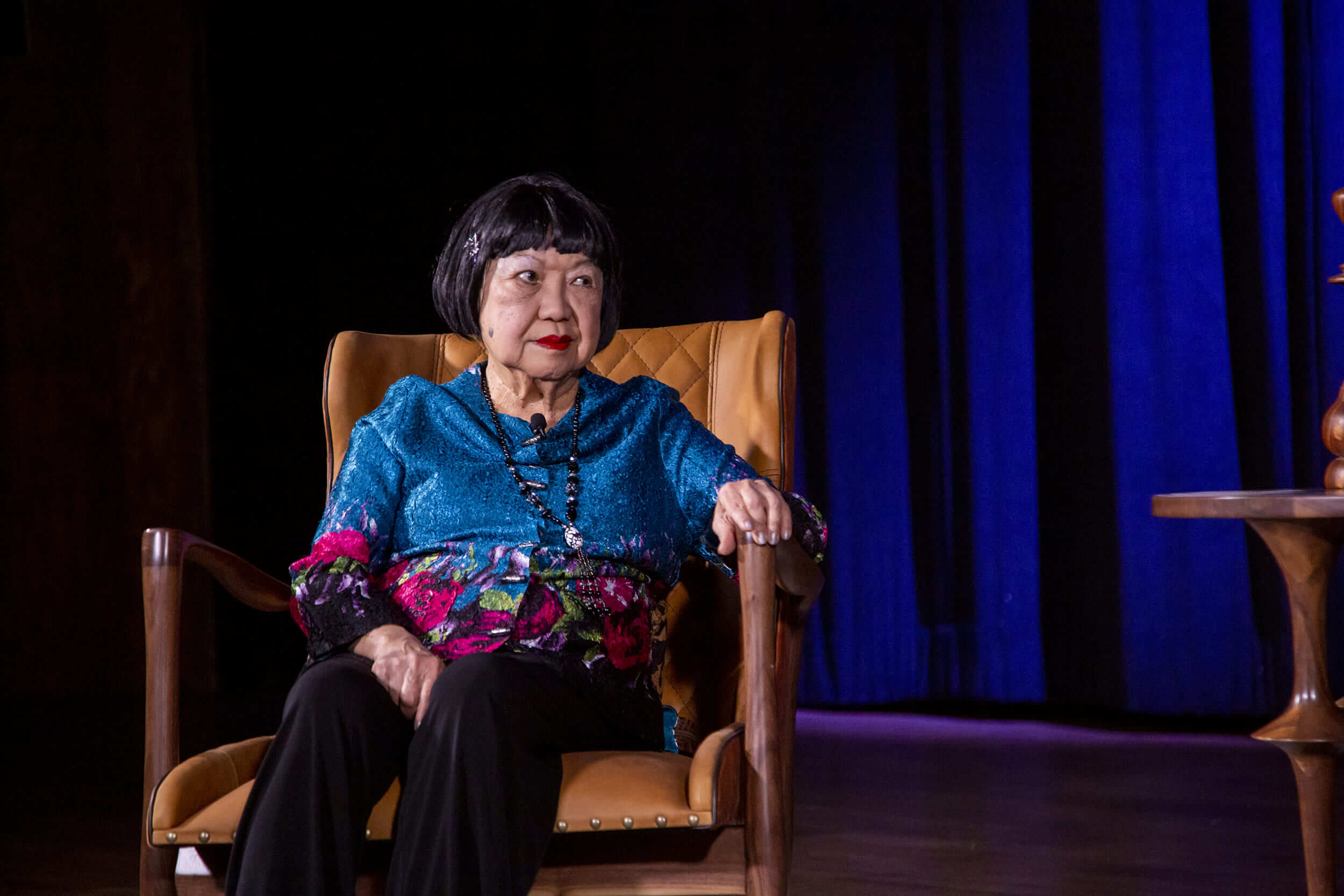 Susana Chow Extra 01